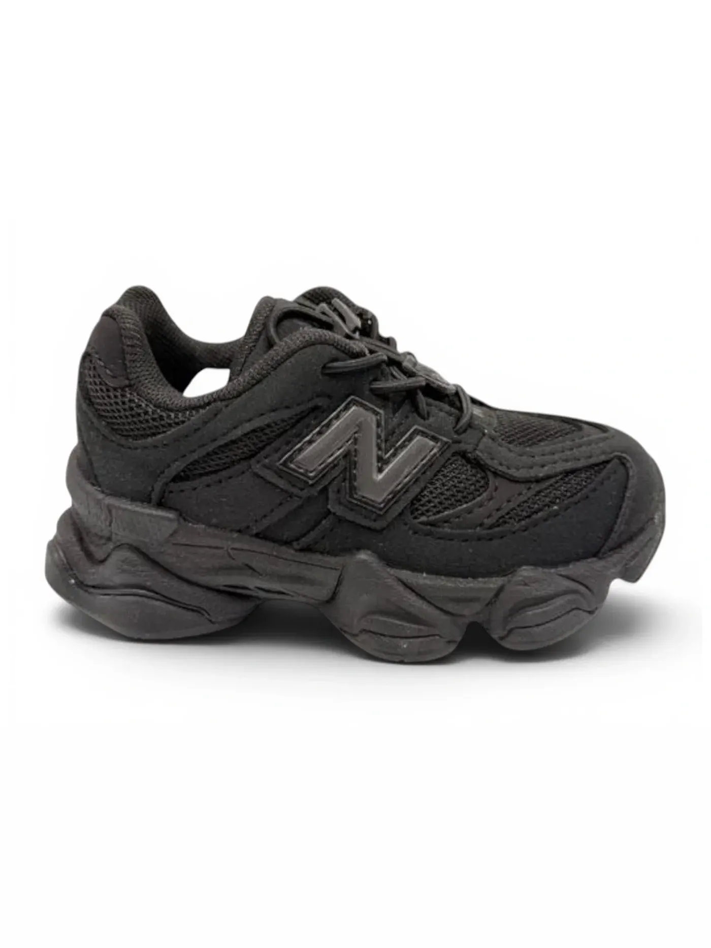 Детские кроссовки с футуристическим дизайном New Balance 9060 — изображение 1 из 1, черный