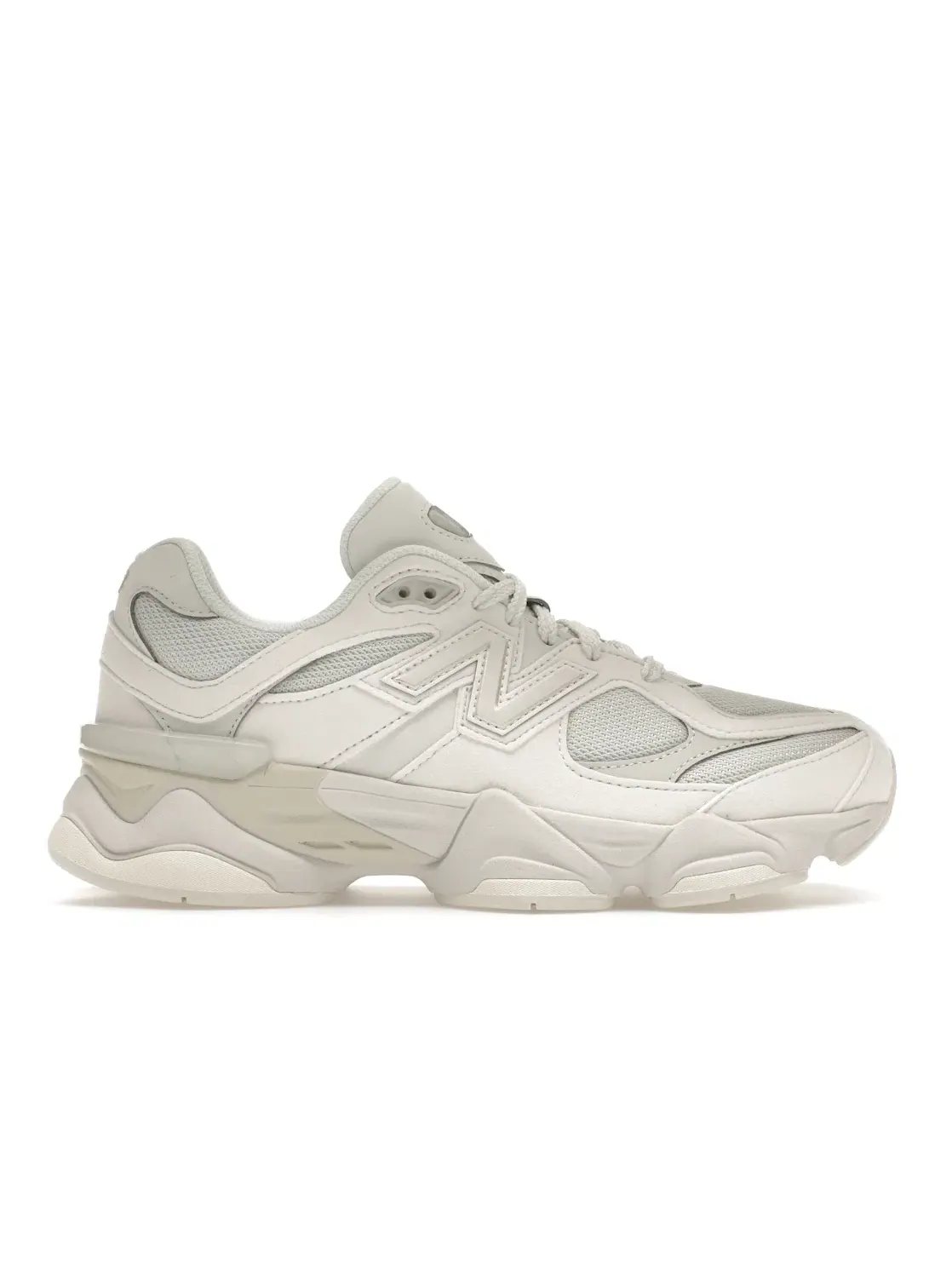 Детские кроссовки с блестящим задником New Balance 9060 — изображение 1 из 4, серебристый