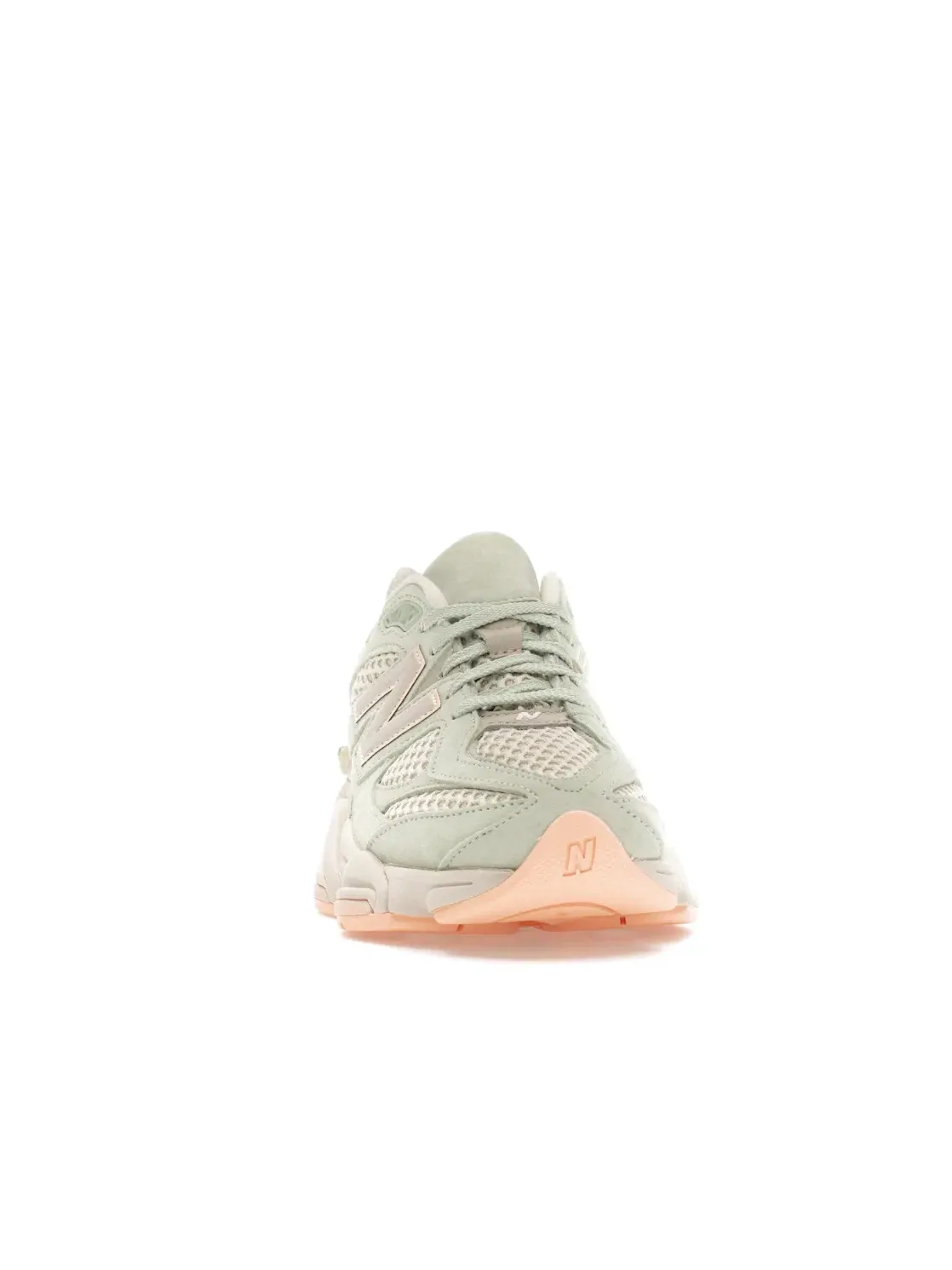 Мужские кроссовки Lifestyle New Balance 9060 The Whitaker Group Missing Pieces — изображение 2 из 4, серебристый зеленый