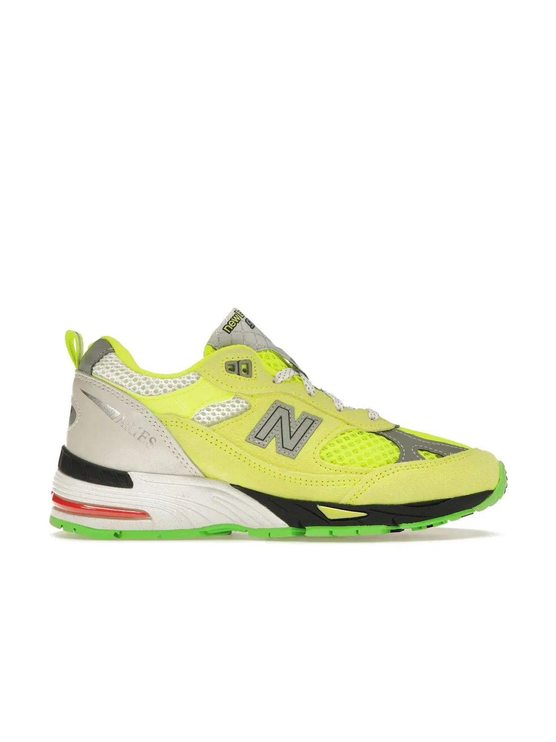 Женские кроссовки Lifestyle New Balance 991 MiUK — изображение 1 из 4, лаймовый