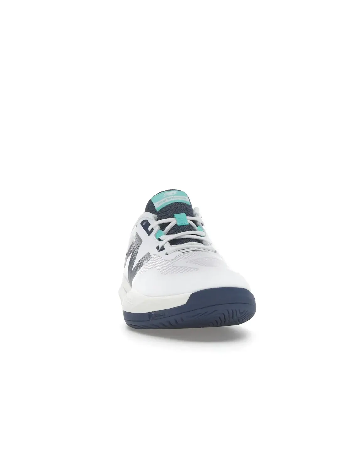 Мужские кроссовки для падел с технологией FuelCell New Balance FuelCell 796v4 Padel — изображение 2 из 4, белый/темно-синий
