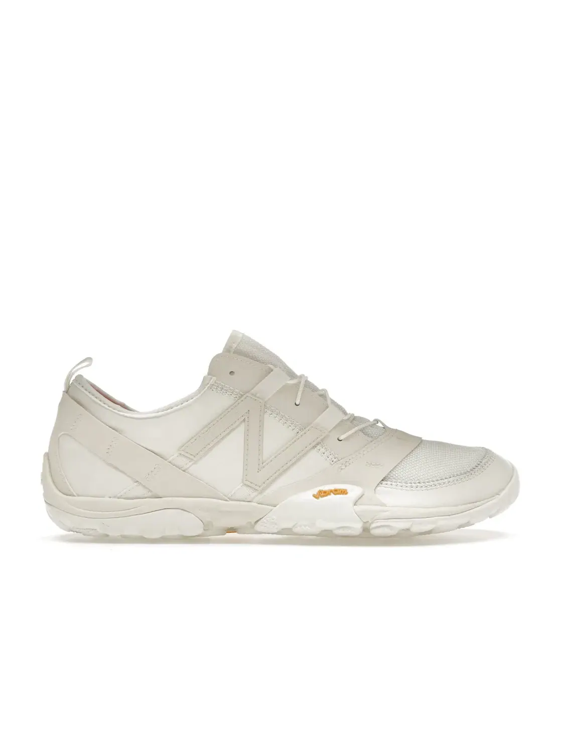 Мужские кроссовки Lifestyle New Balance MT10O ISSEY MIYAKE — изображение 1 из 4, белый