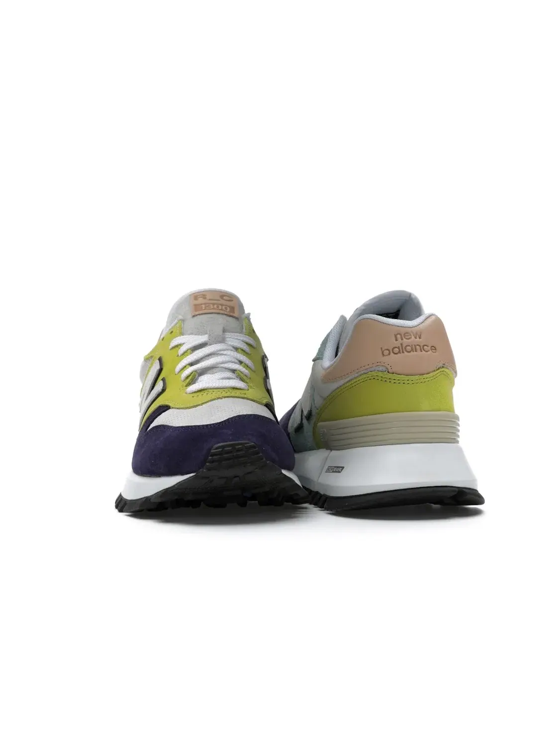 Мужские кроссовки Lifestyle с премиум-верхом New Balance RC_1300, Oatmeal/Marigold — изображение 2 из 4