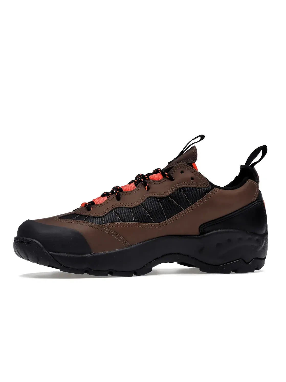 Мужские кроссовки для треккинга Nike ACG Air Mada Low — изображение 3 из 4, черный--оранжевый