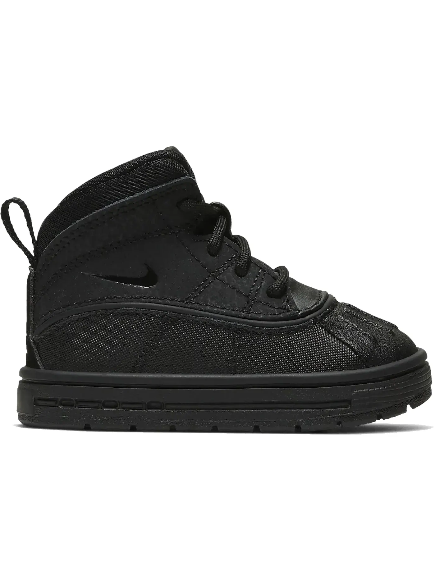 Детские ботинки на шнуровке Nike ACG Woodside II — изображение 1 из 1, черный/черный/черный