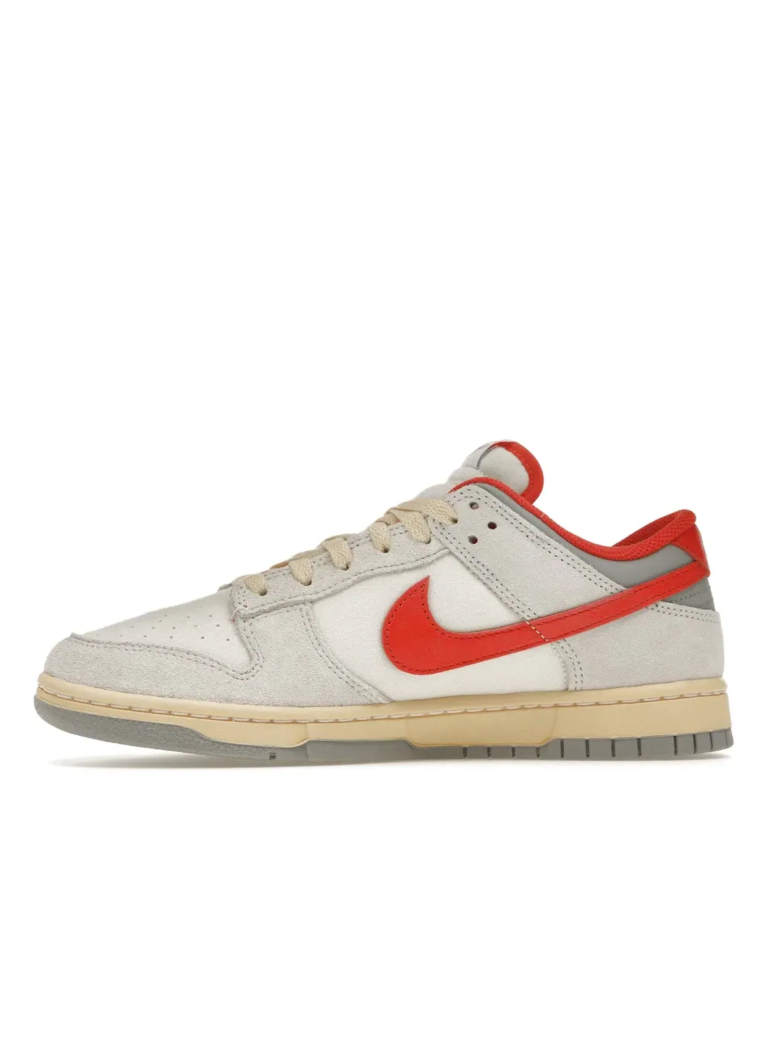 Мужские кроссовки Lifestyle Nike Dunk Low — изображение 3 из 4, светлый серый/красный