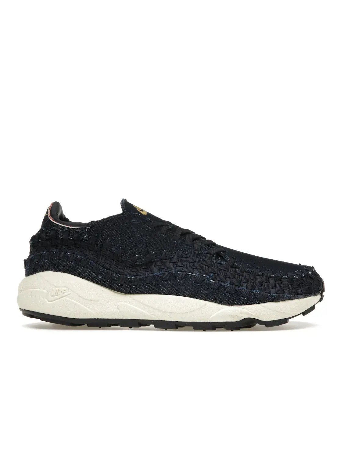 Женские кроссовки Lifestyle Nike Air Footscape Woven — изображение 1 из 4