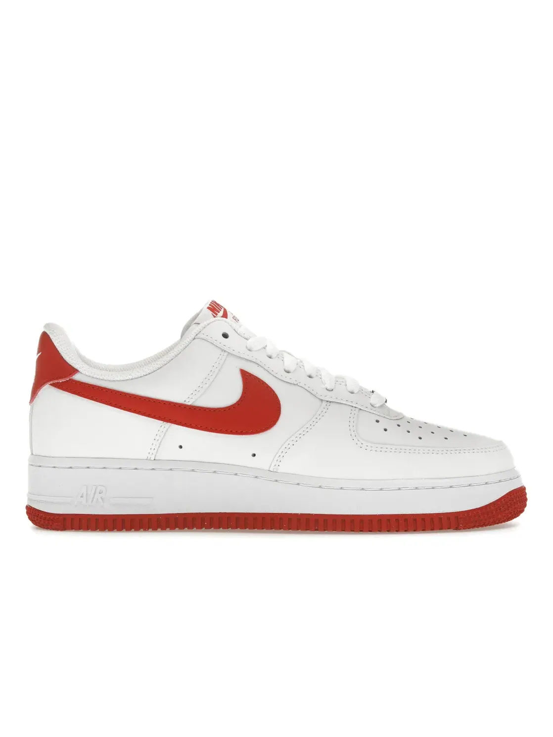 Женские кроссовки с контрастным дизайном Nike Air Force 1 '07 — изображение 1 из 4, белый/белый/красный