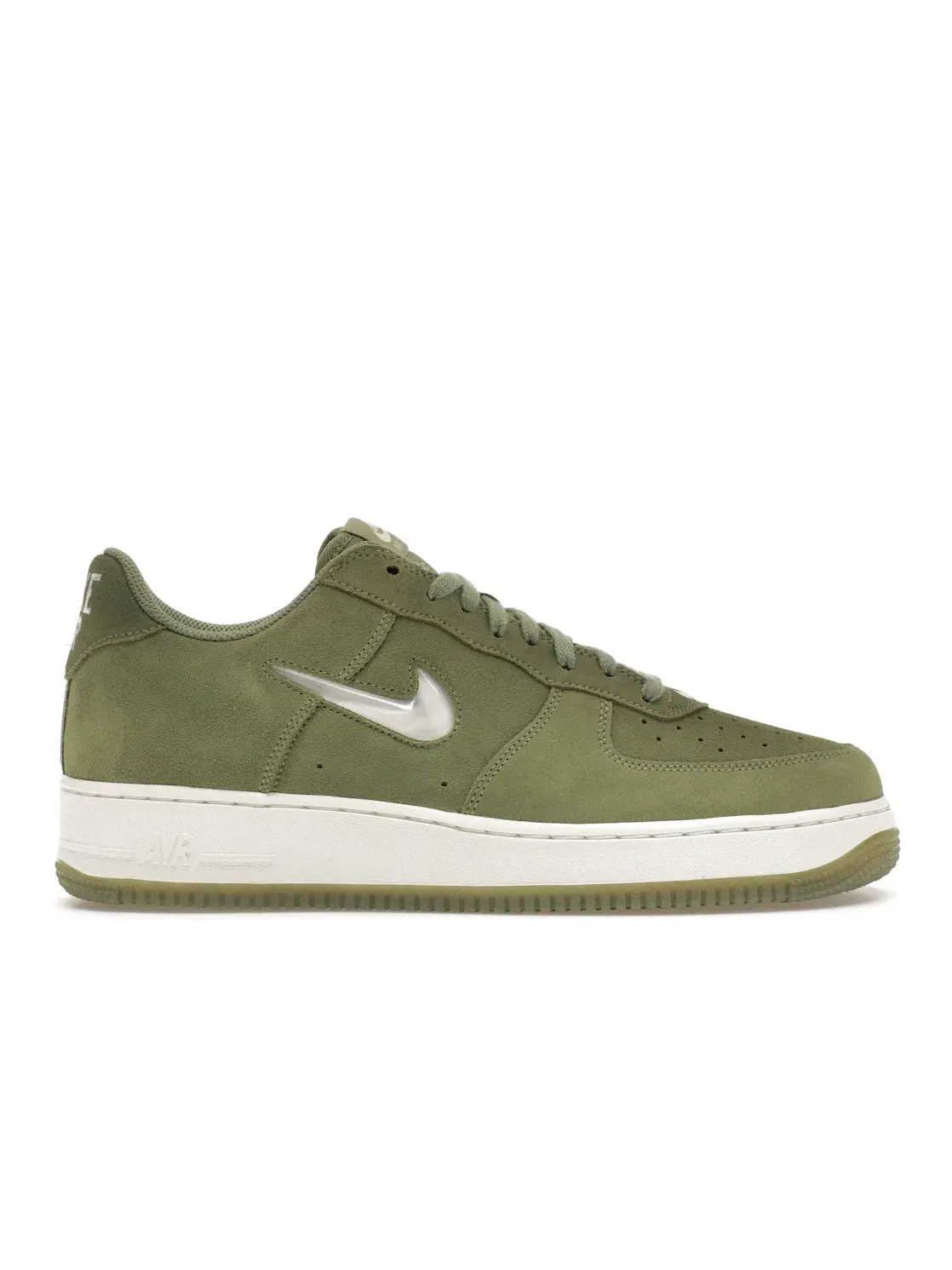 Мужские кроссовки Lifestyle с замшевым верхом Nike Air Force 1 '07 Low — изображение 1 из 4, зеленый/белый