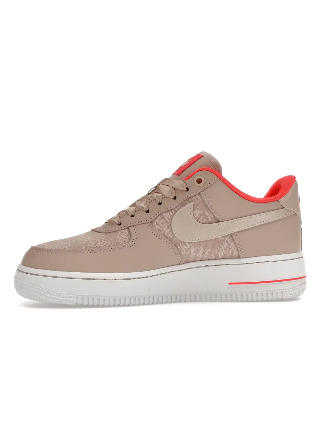 Женские кроссовки с перфорацией Nike Air Force 1 '07 Low — изображение 3 из 4, белый