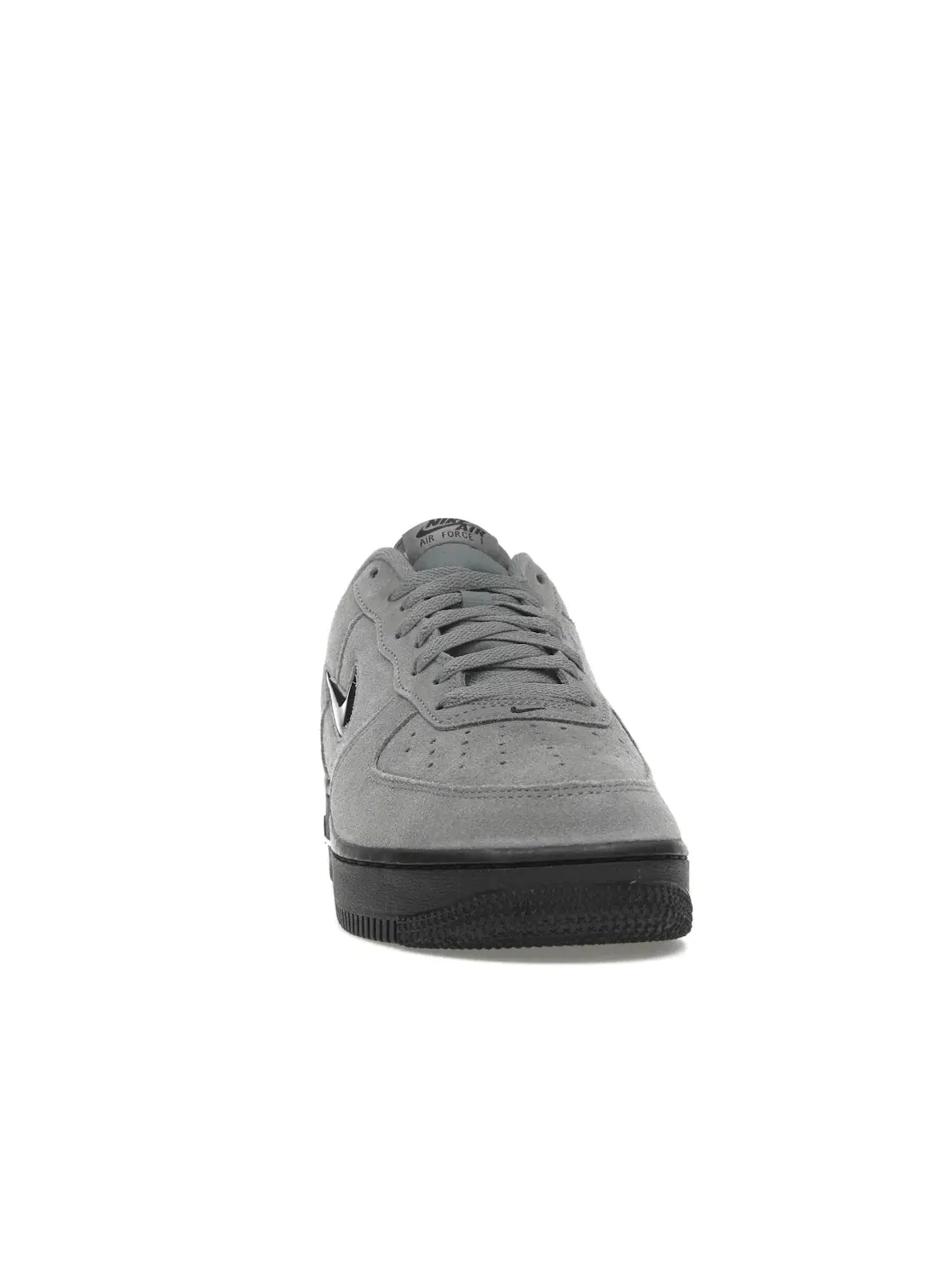 Мужские кроссовки замшевые Nike Air Force 1 '07 Low — изображение 2 из 4, серый/черный