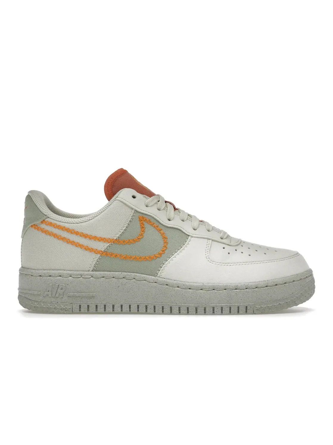 Женские кроссовки для повседневной носки Nike Air Force 1 '07 Low NH Nike — изображение 1 из 4, светлый-оливковый