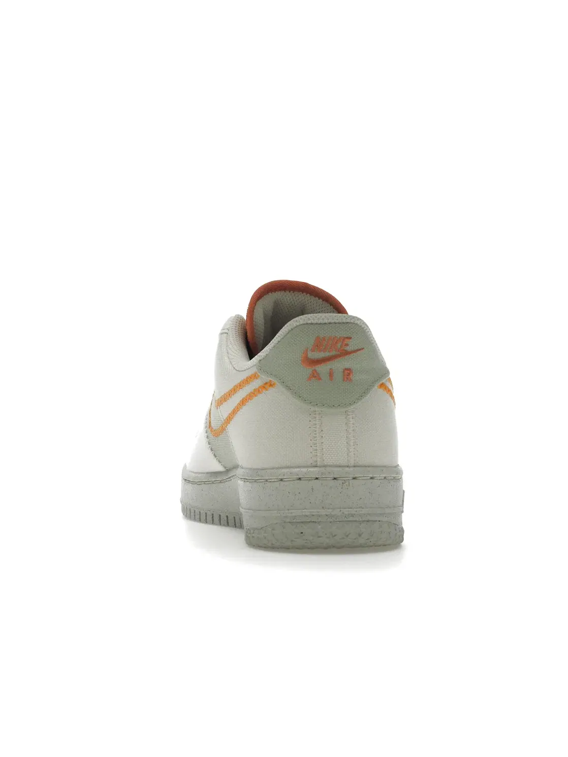 Женские кроссовки для повседневной носки Nike Air Force 1 '07 Low NH Nike — изображение 4 из 4, светлый-оливковый