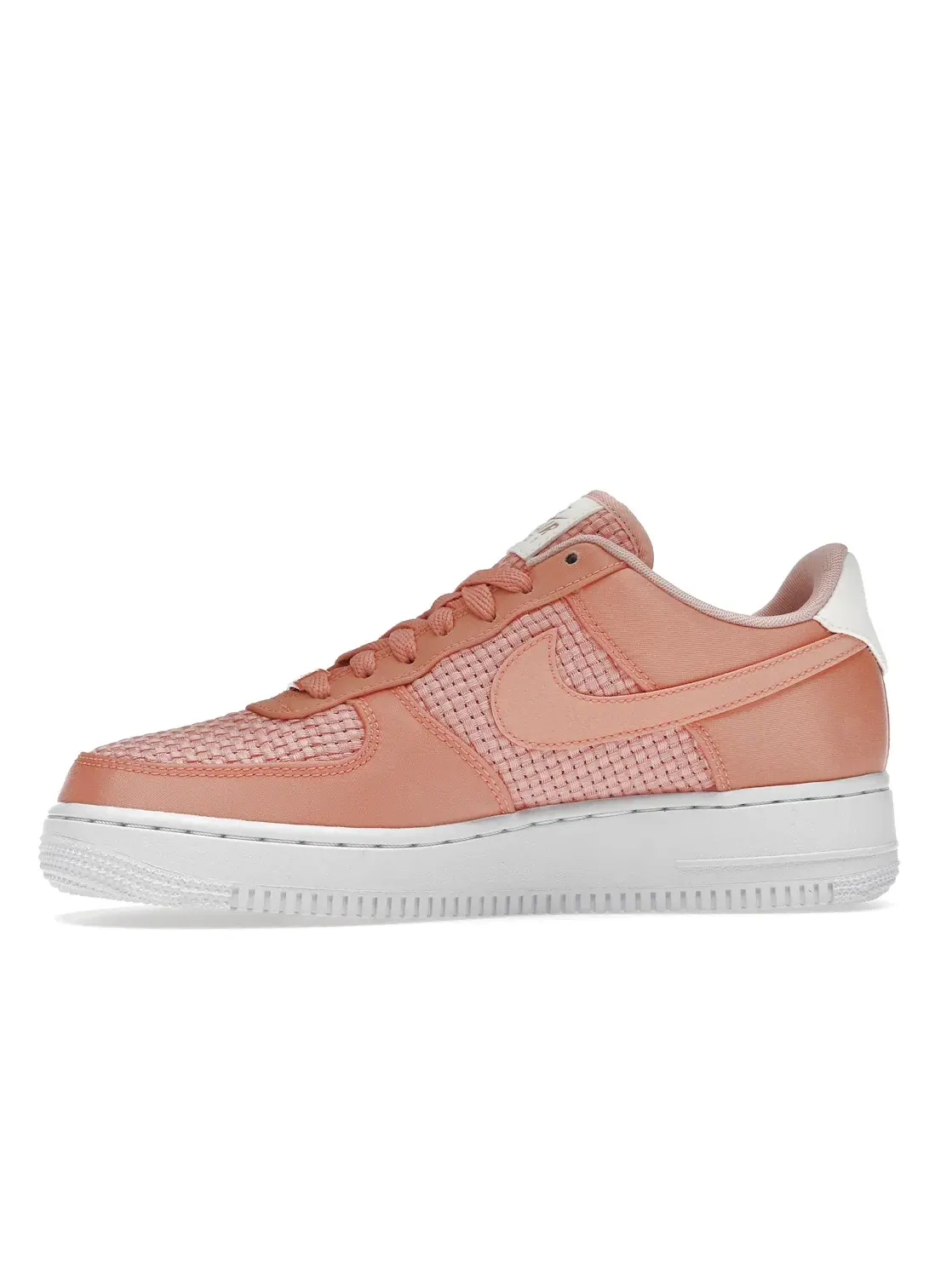 Женские кроссовки повседневные Nike Air Force 1 '07 Low SE Woven, Crimson Bliss/Crimson Bliss — изображение 3 из 4