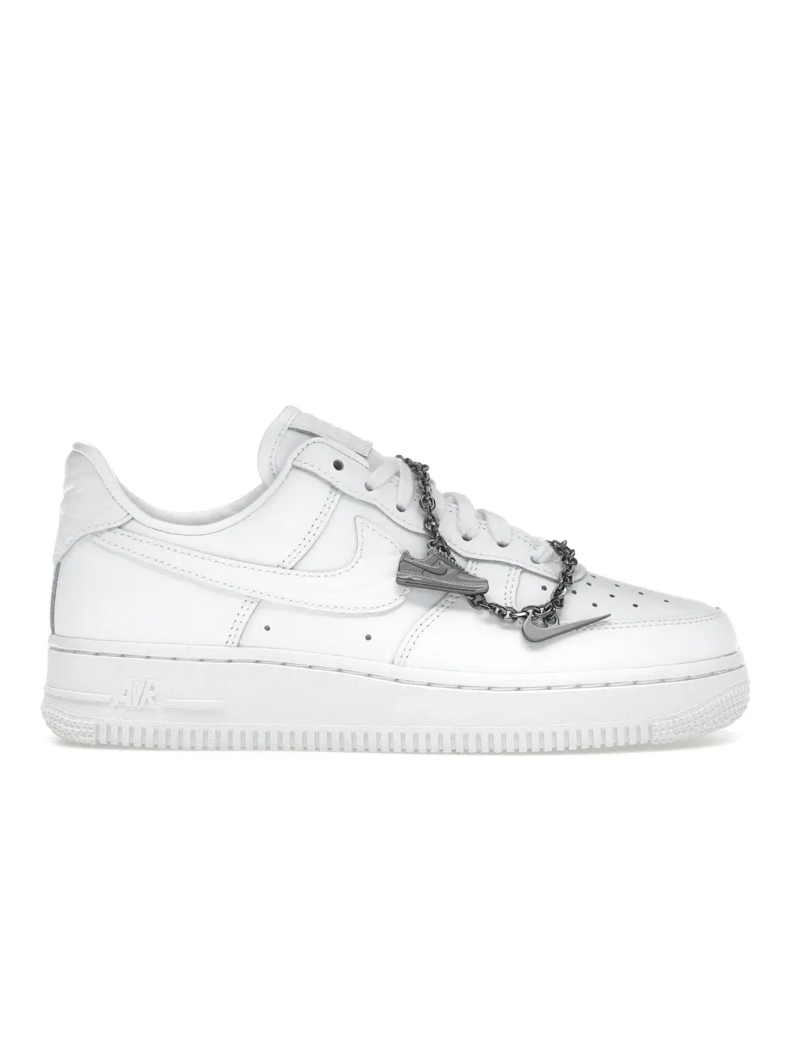 Женские кроссовки с мини-подвесками Nike Air Force 1 '07 Low — изображение 1 из 4