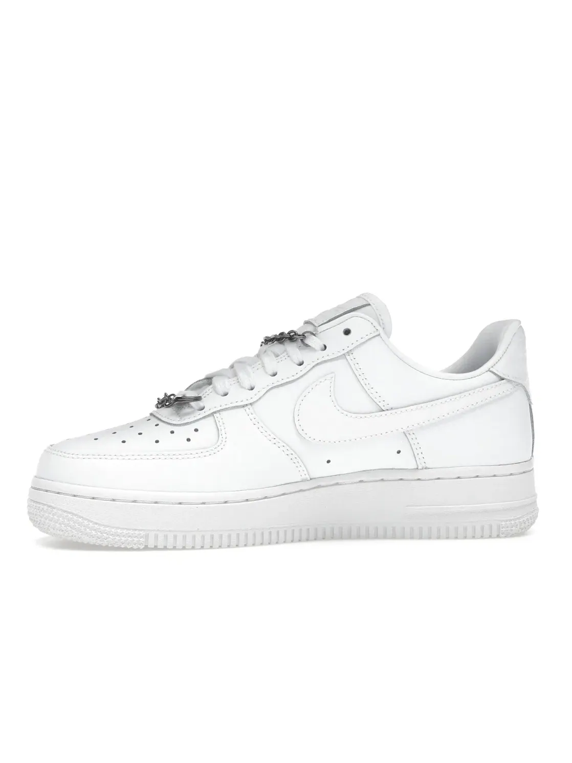 Женские кроссовки с мини-подвесками Nike Air Force 1 '07 Low — изображение 3 из 4