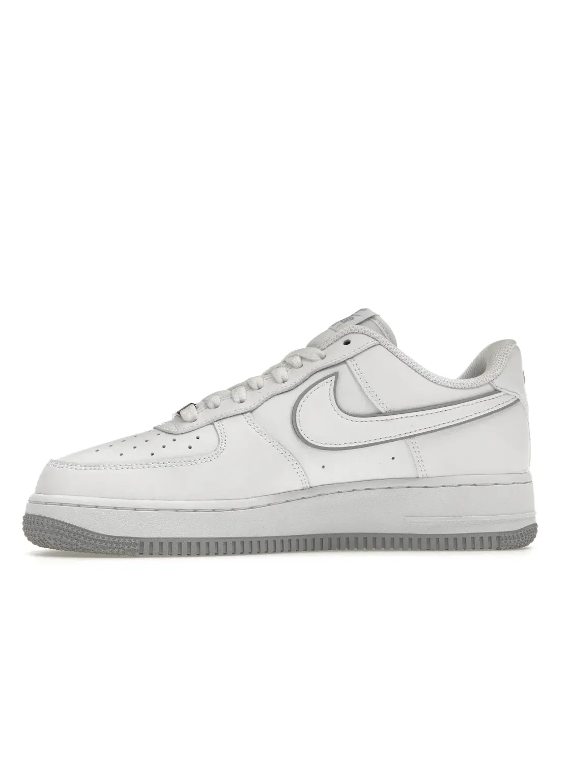 Мужские кроссовки Lifestyle с белой кожаной отделкой Nike Air Force 1 '07 Low — изображение 3 из 4, белый/белый/серый