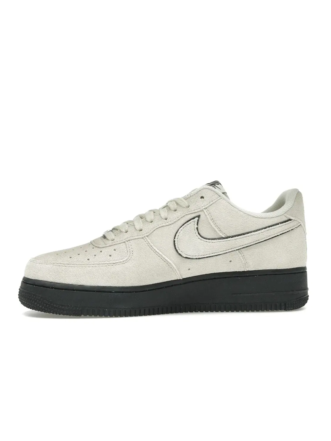 Мужские кроссовки Lifestyle Nike Air Force 1 '07 LV8 — изображение 3 из 4