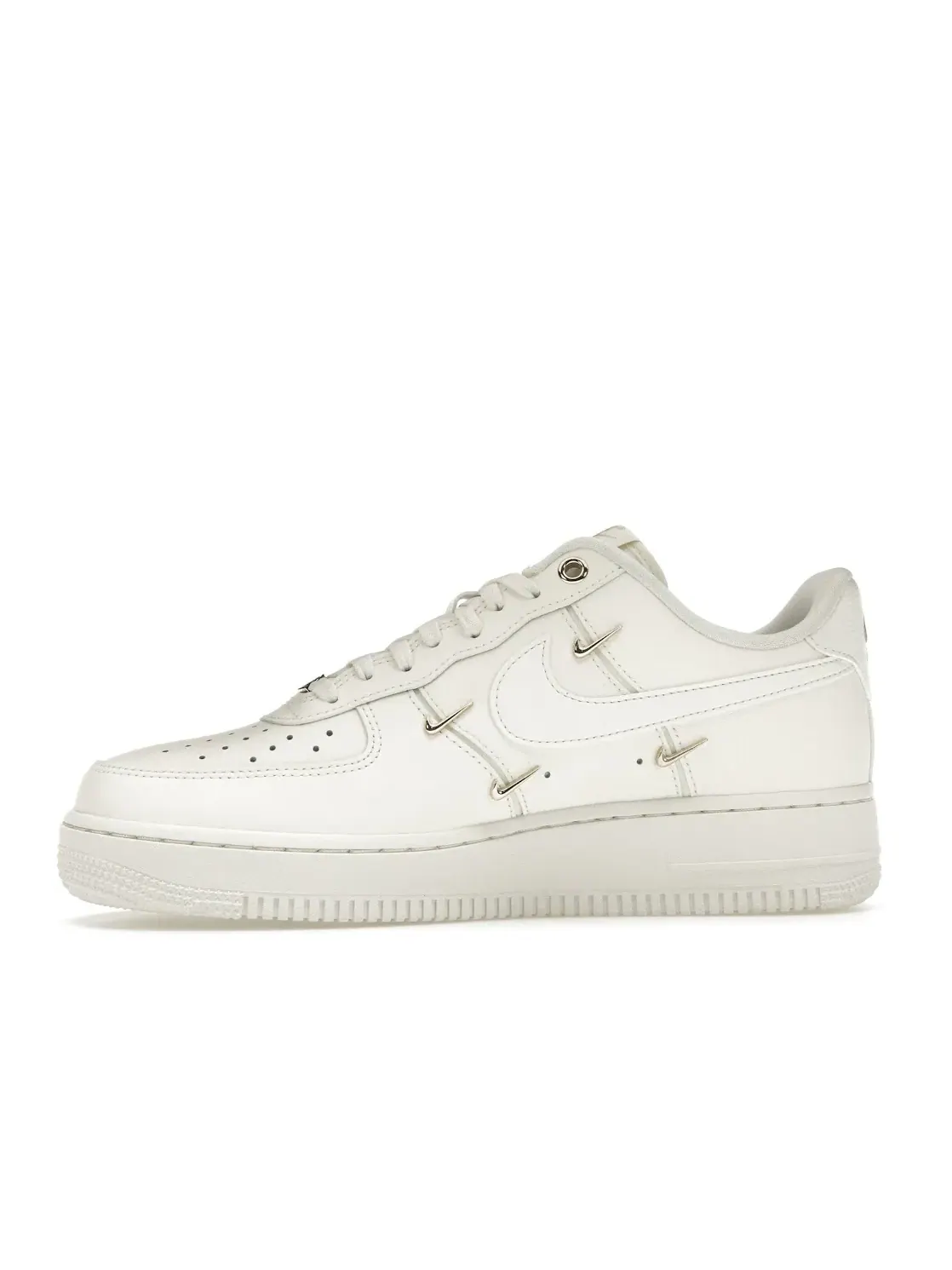 Женские кроссовки с перфорацией Nike Air Force 1 '07 LX CN — изображение 3 из 4, металлик золотистый