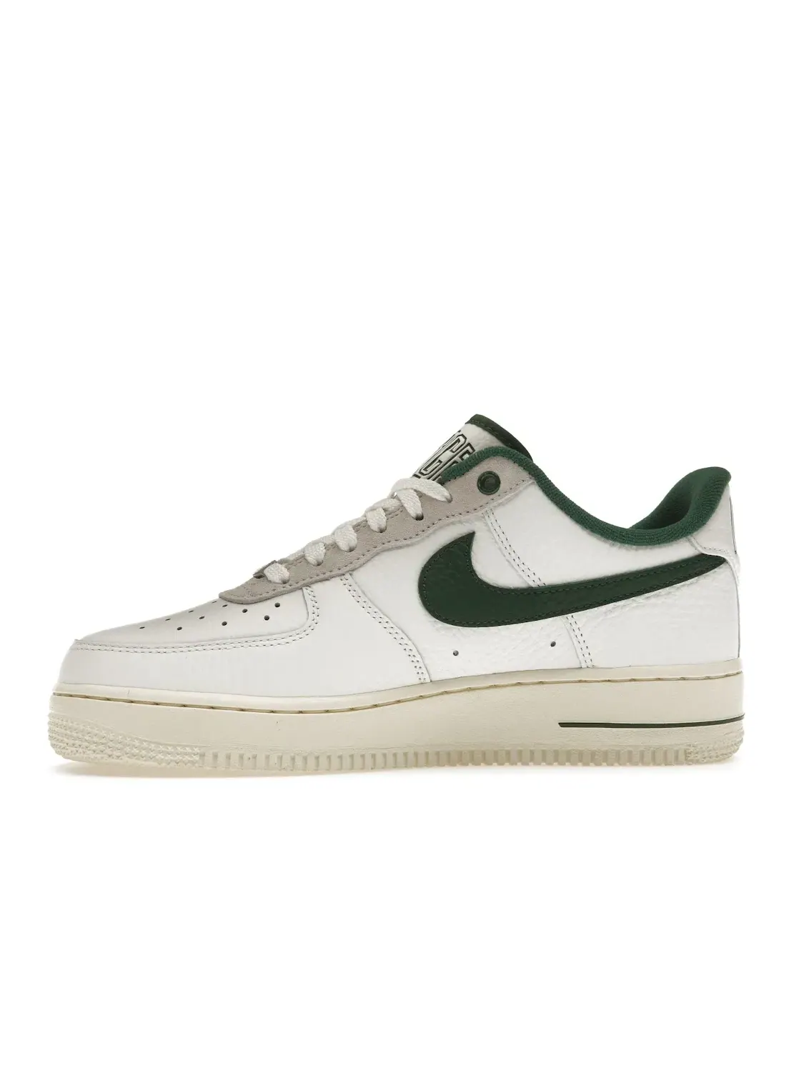 Женские кроссовки с chunky подошвой Nike Air Force 1 Low '07 LX — изображение 3 из 4, белый/зеленый-белый