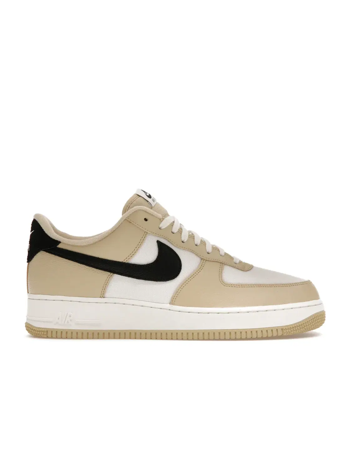 Мужские кроссовки Lifestyle с верхом из холста и кожи Nike Air Force 1 '07 LX Low — изображение 1 из 4, золотистый/черный