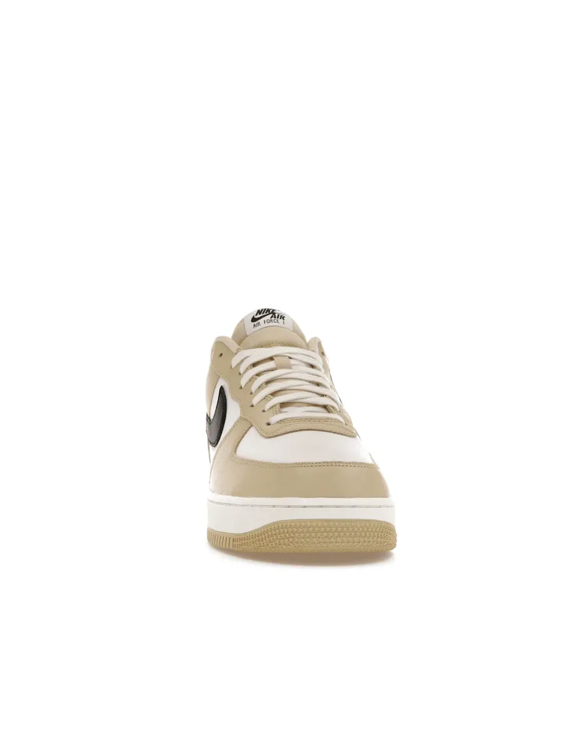 Мужские кроссовки Lifestyle с верхом из холста и кожи Nike Air Force 1 '07 LX Low — изображение 2 из 4, золотистый/черный