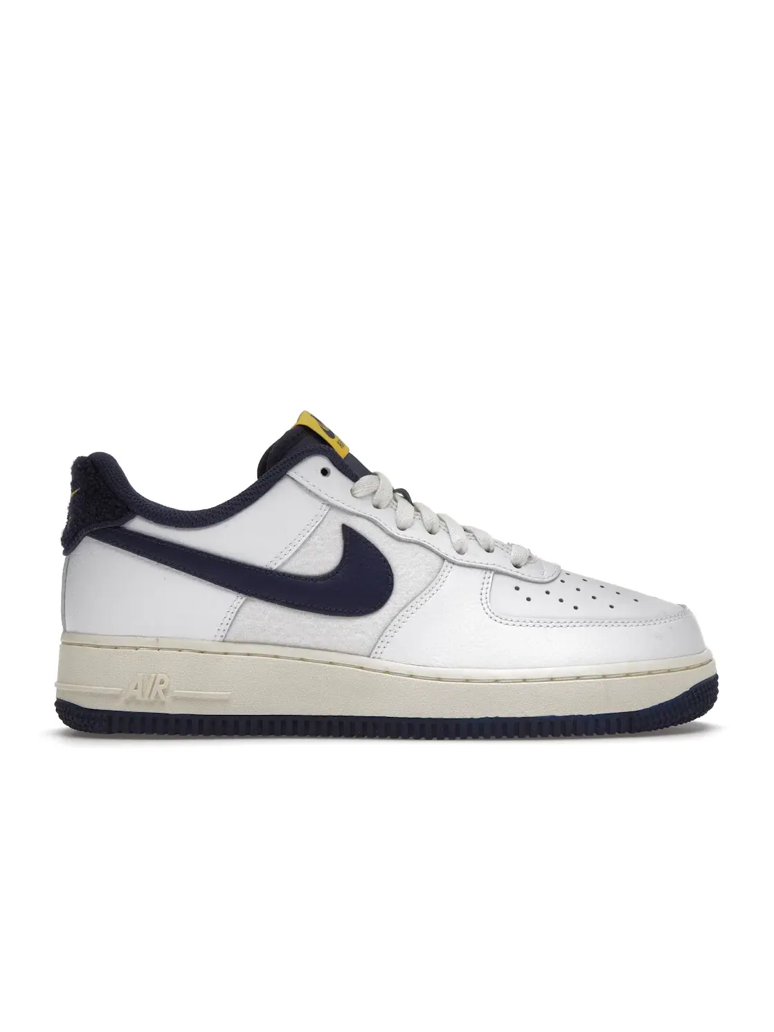 Мужские кроссовки Lifestyle Nike Air Force 1 Low '07 LV8 — изображение 1 из 4, белый/темно-синий
