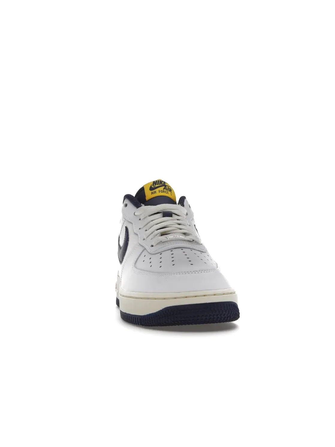 Мужские кроссовки Lifestyle Nike Air Force 1 Low '07 LV8 — изображение 2 из 4, белый/темно-синий