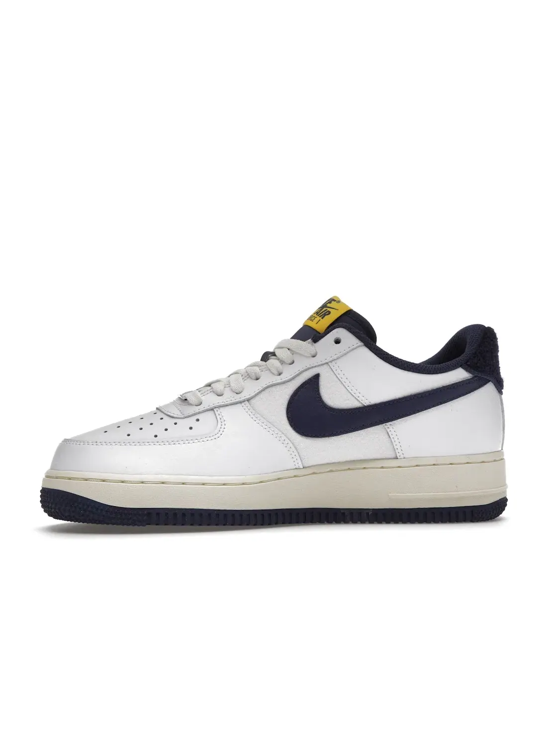 Мужские кроссовки Lifestyle Nike Air Force 1 Low '07 LV8 — изображение 3 из 4, белый/темно-синий