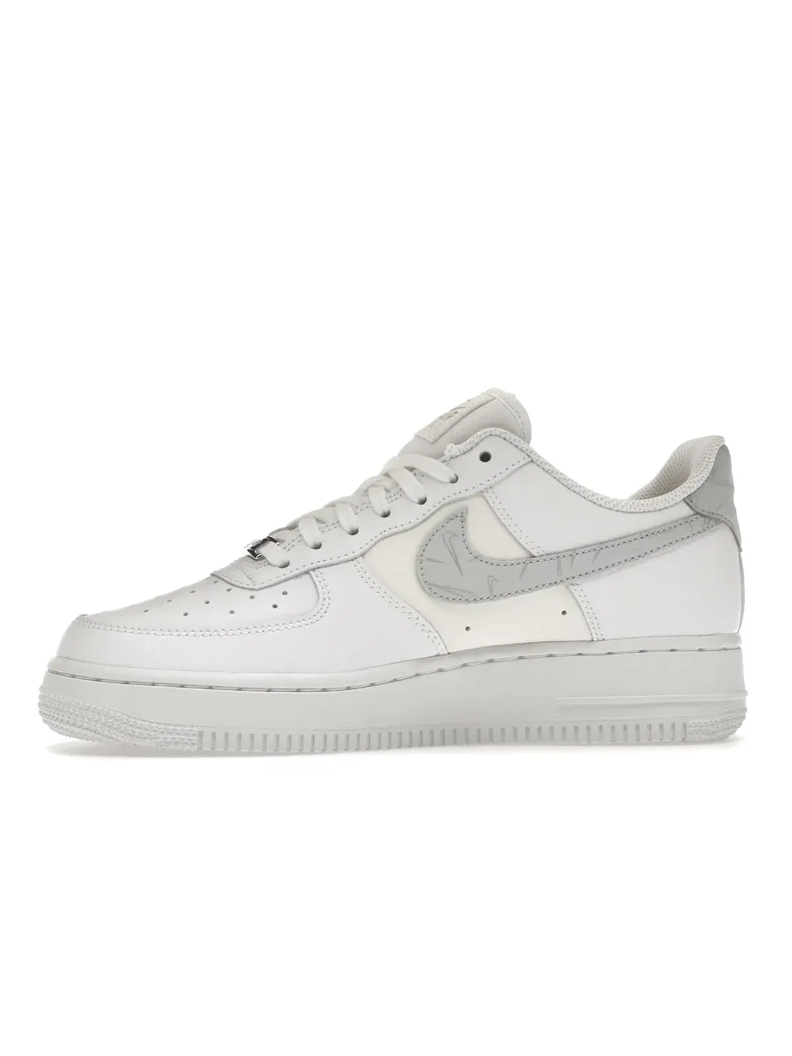 Женские кроссовки Lifestyle Nike Air Force 1 '07 — изображение 3 из 4