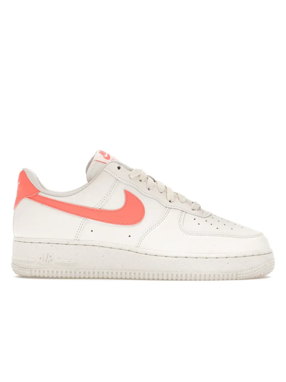 Женские кроссовки Lifestyle Nike Air Force 1 '07 Next Nature — изображение 1 из 4, металлик серебристый