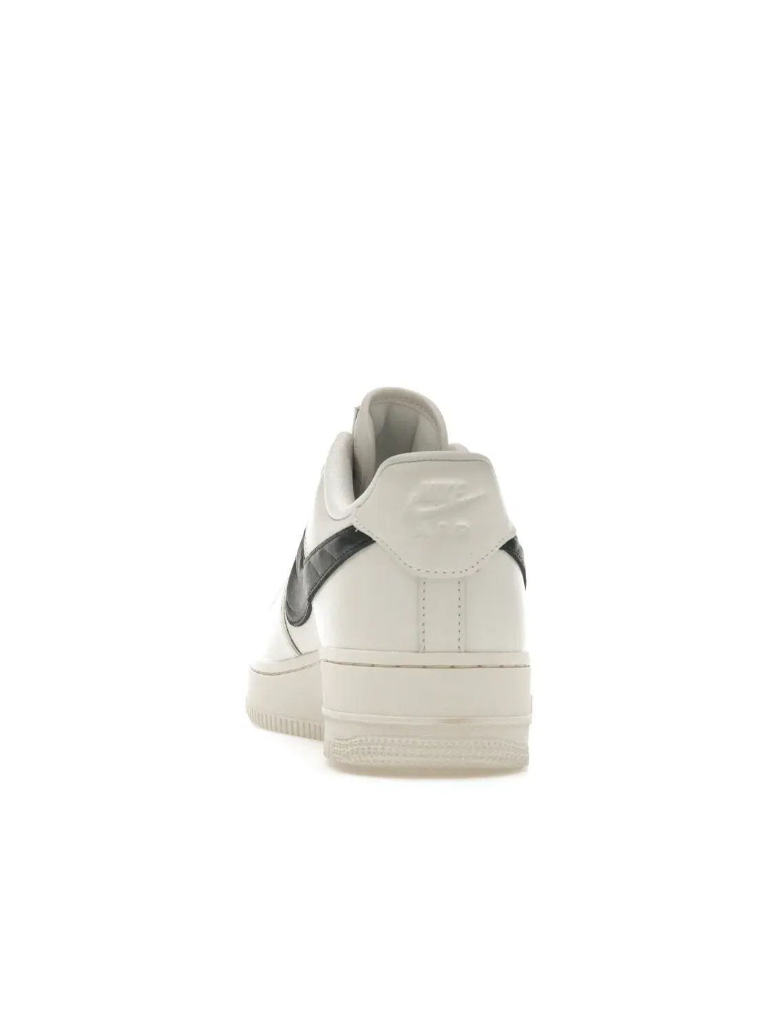 Женские кроссовки Lifestyle Nike Air Force 1 '07 — изображение 4 из 4, черный
