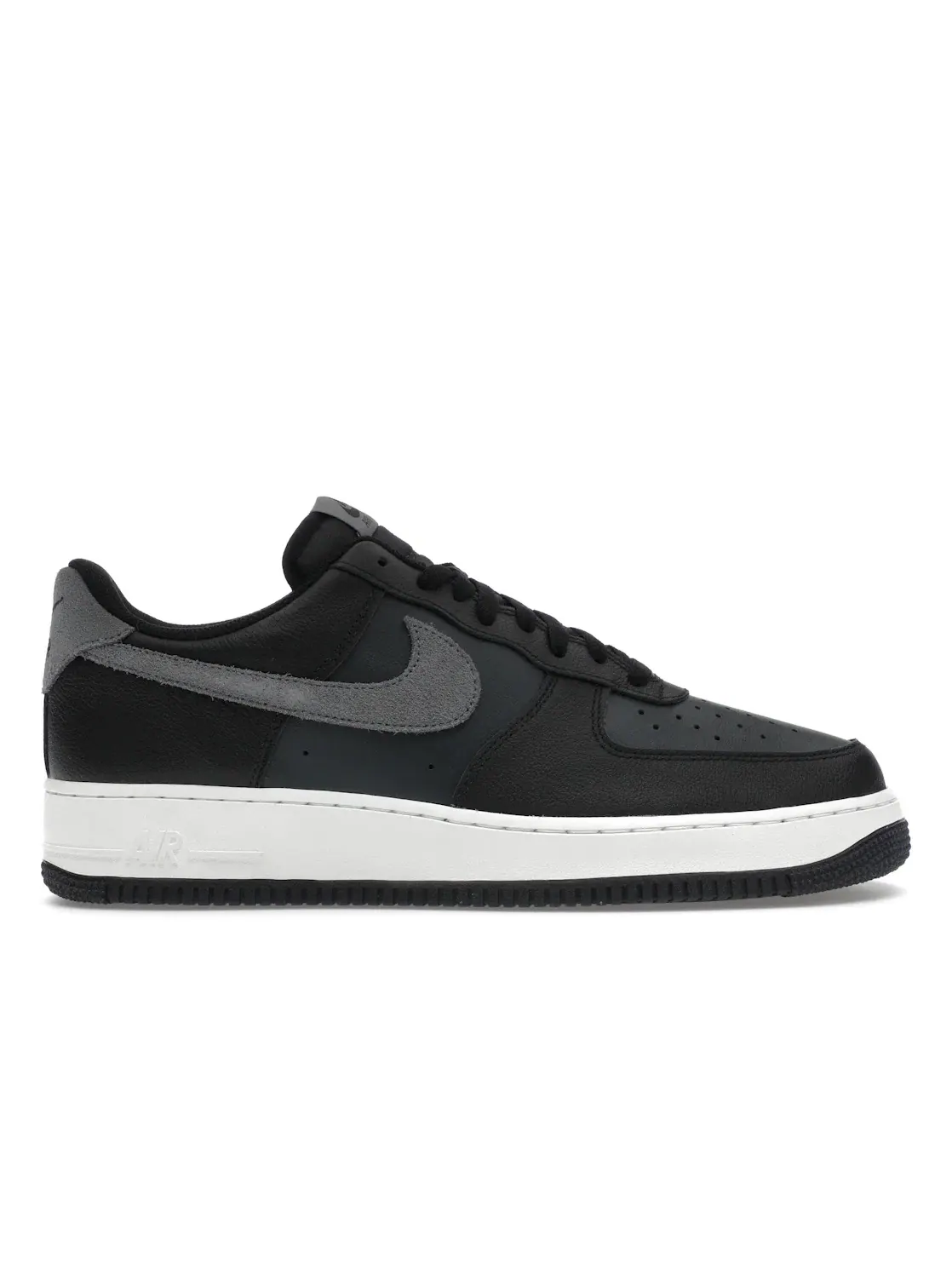Мужские кроссовки Lifestyle Nike Air Force 1 '07 — изображение 1 из 4