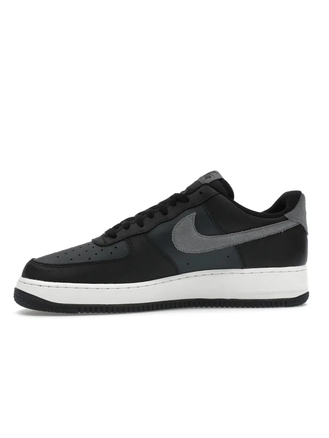 Мужские кроссовки Lifestyle Nike Air Force 1 '07 — изображение 3 из 4