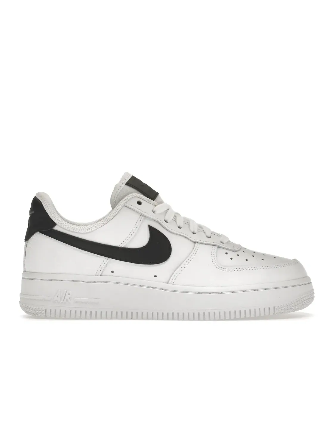 Женские кроссовки с текстурной кожей Nike Air Force 1 Low '07 — изображение 1 из 4, белый/черный-белый