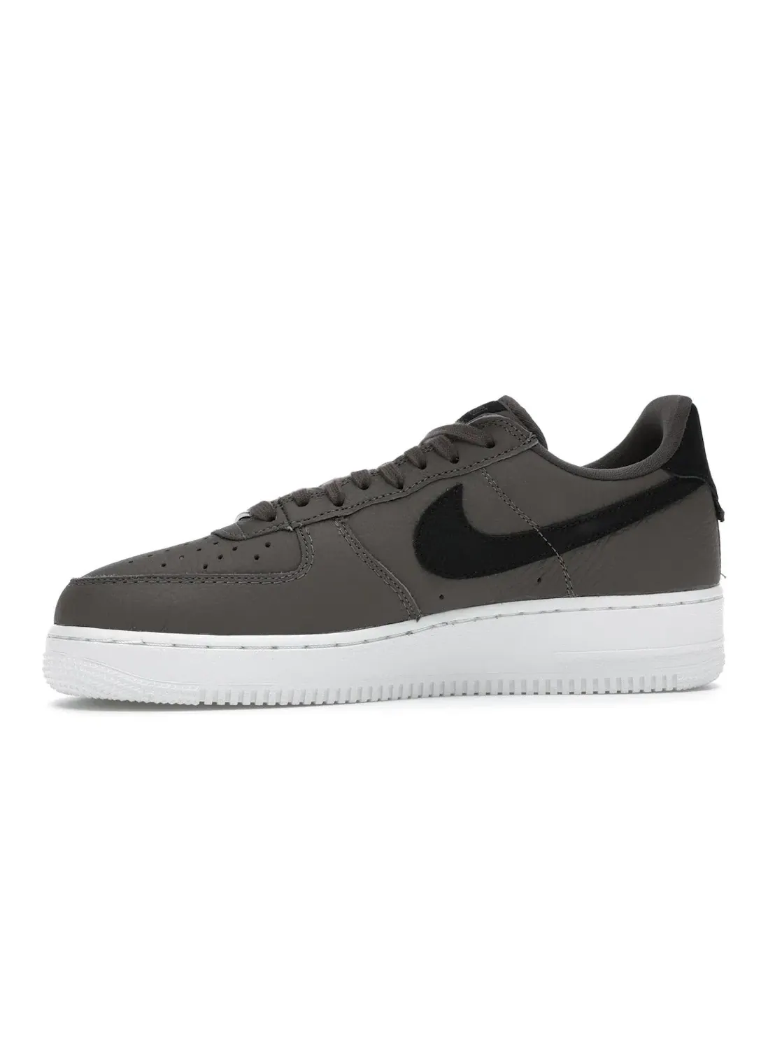 Мужские кроссовки с премиальной кожей Nike Air Force 1 Craft — изображение 3 из 4, черный-белый