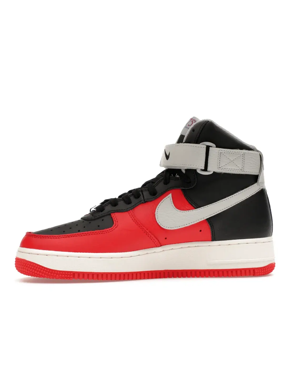 Мужские кроссовки Lifestyle Nike Air Force 1 High '07 LV8 — изображение 3 из 4, черный/красный//серый
