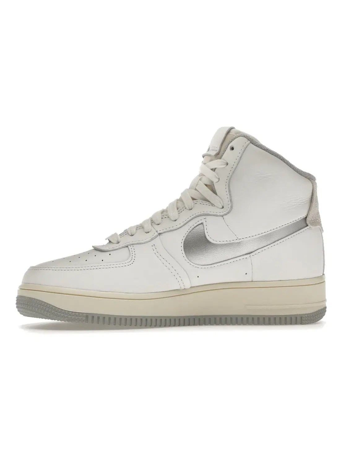 Женские кроссовки высокие с длинным рукавом Nike Air Force 1 High Sculpt — изображение 3 из 4