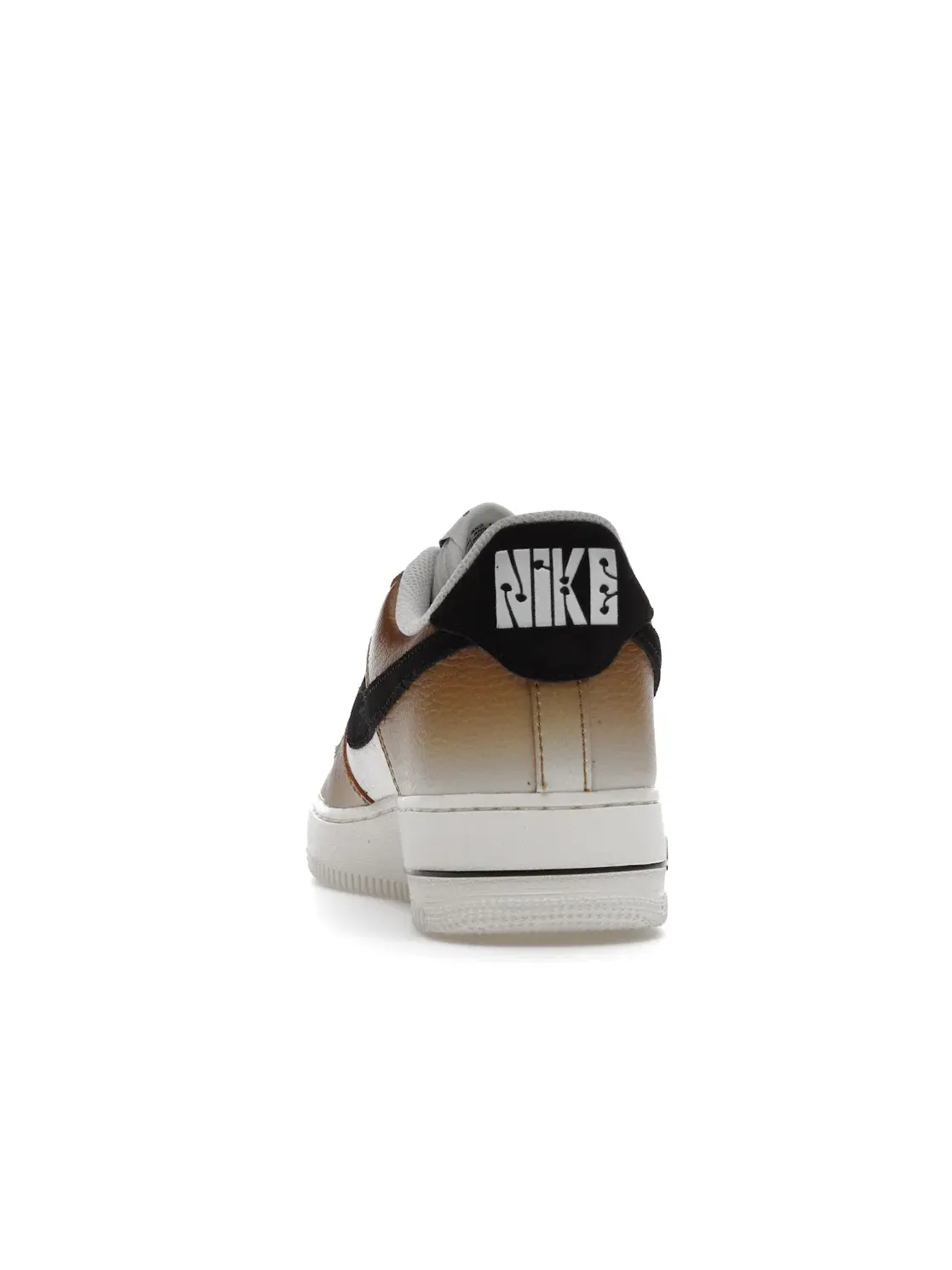 Женские кроссовки Lifestyle Nike Air Force 1 Low '07 — изображение 4 из 4, коричневый///белый