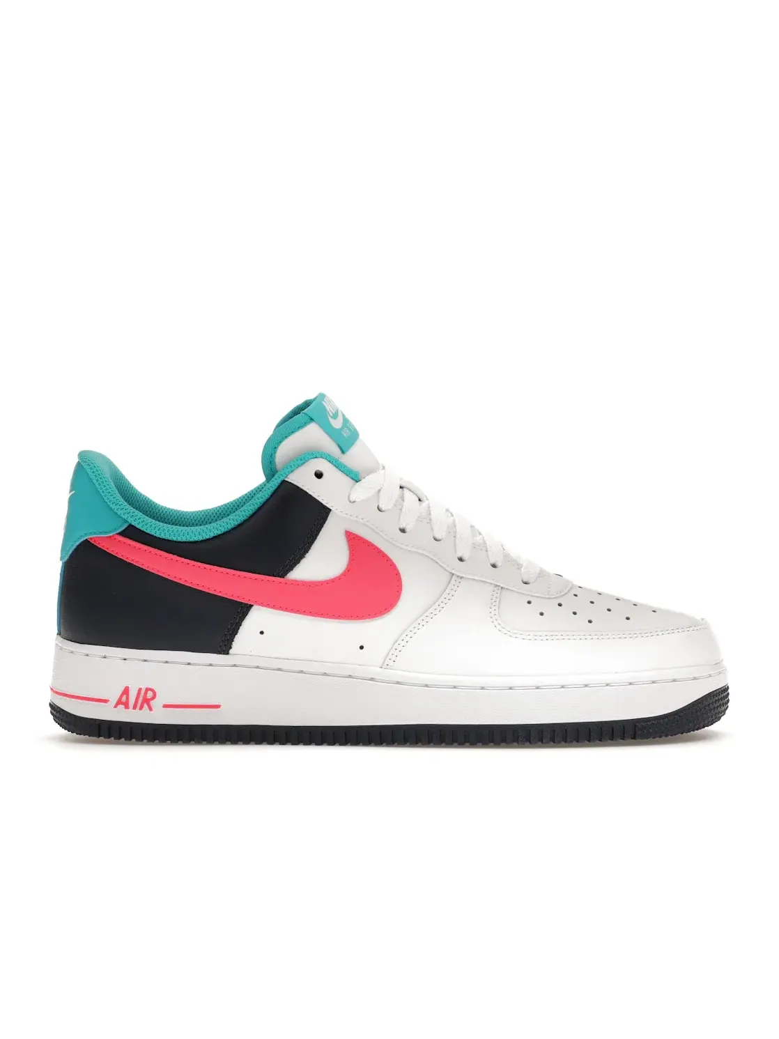 Мужские кроссовки Lifestyle с неоновыми акцентами Nike Air Force 1 Low '07 — изображение 1 из 4