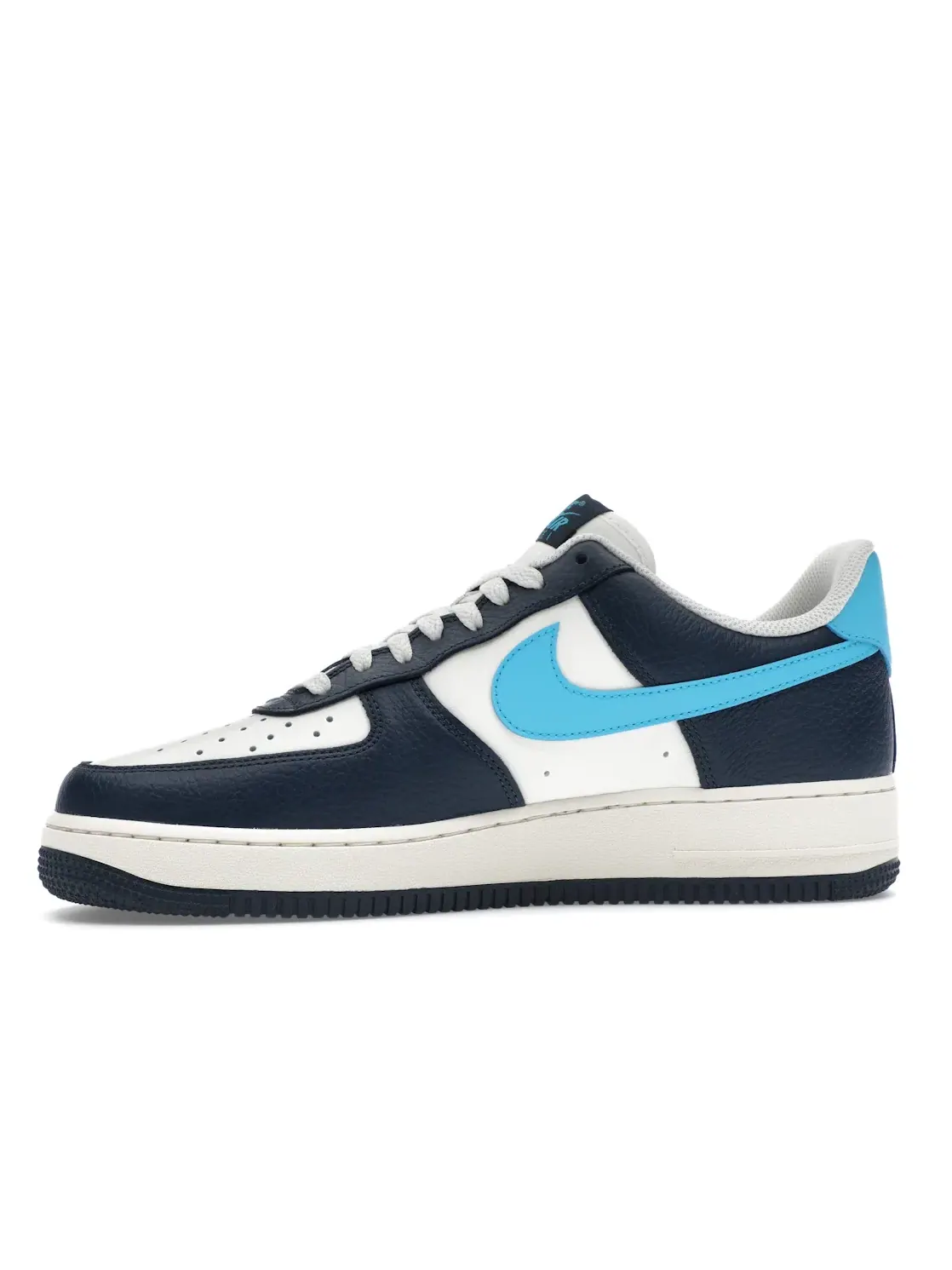 Мужские кроссовки Lifestyle Nike Air Force 1 Low '07 — изображение 3 из 4