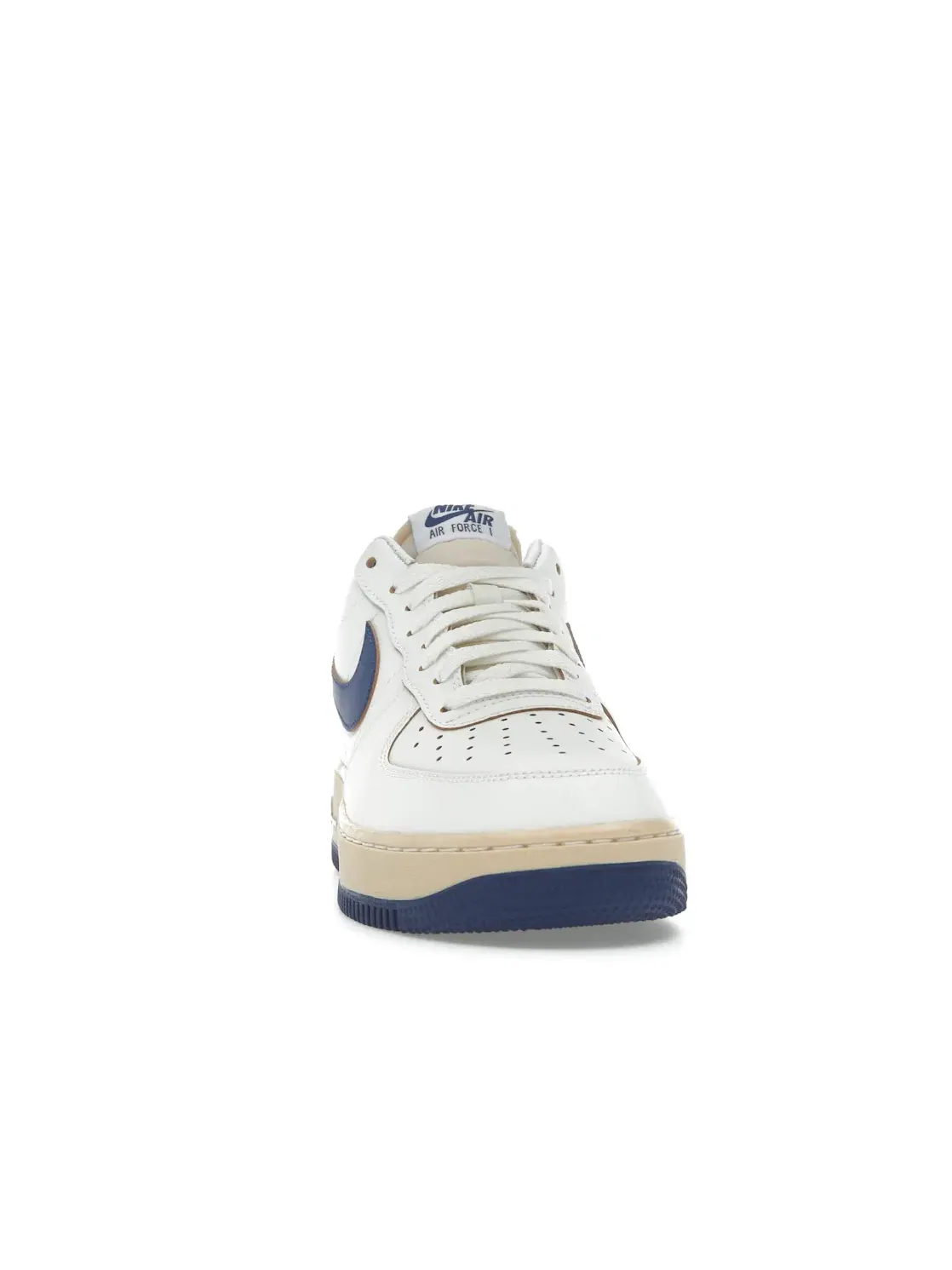 Женские кроссовки Lifestyle Nike Air Force 1 Low '07 — изображение 2 из 4