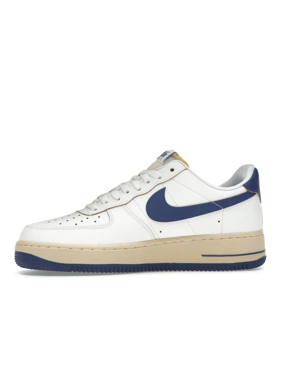 Женские кроссовки Lifestyle Nike Air Force 1 Low '07 — изображение 3 из 4