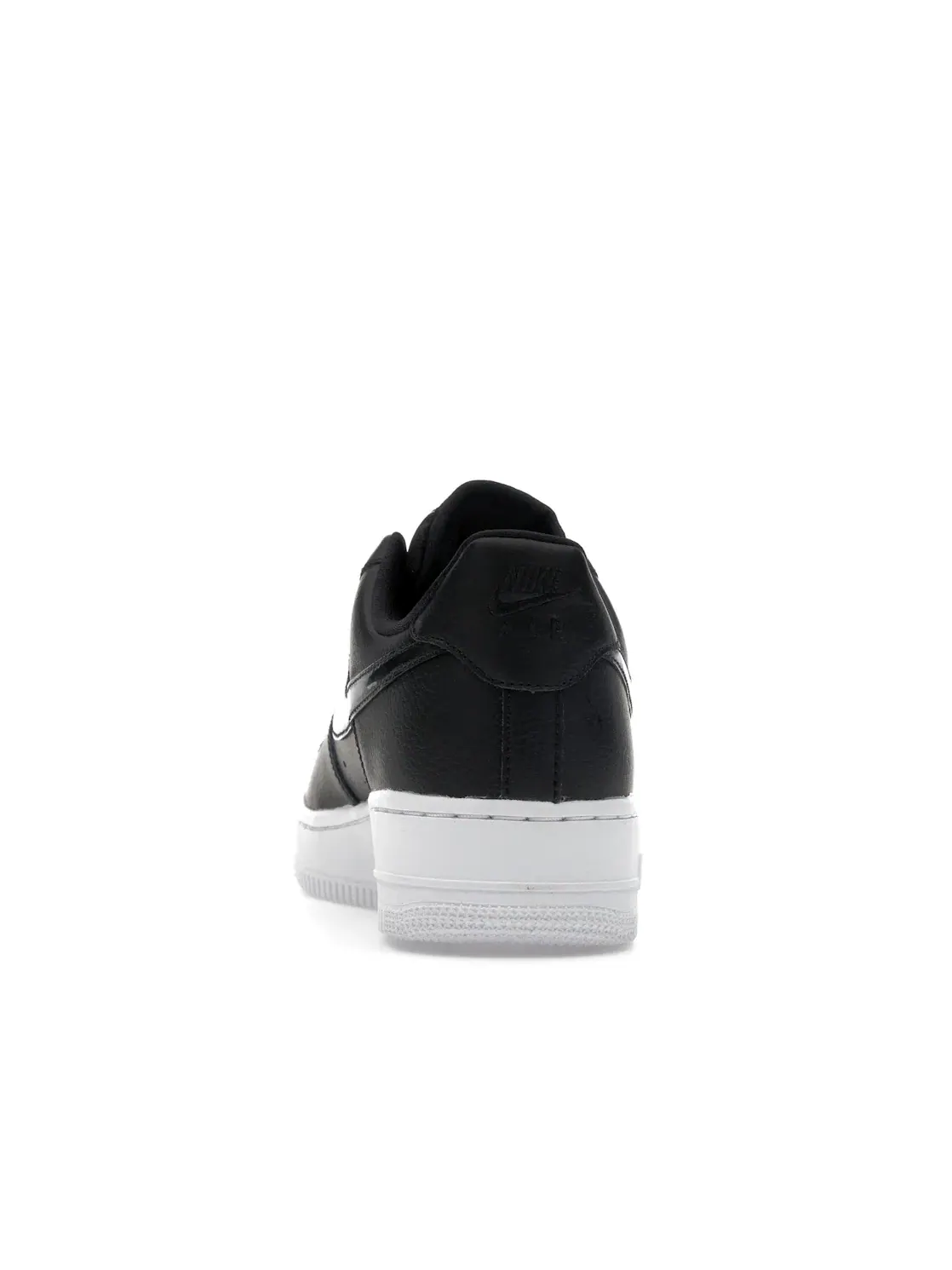Женские кроссовки для повседневной носки Nike Air Force 1 Low '07 Nike — изображение 4 из 4, черный/черный/белый
