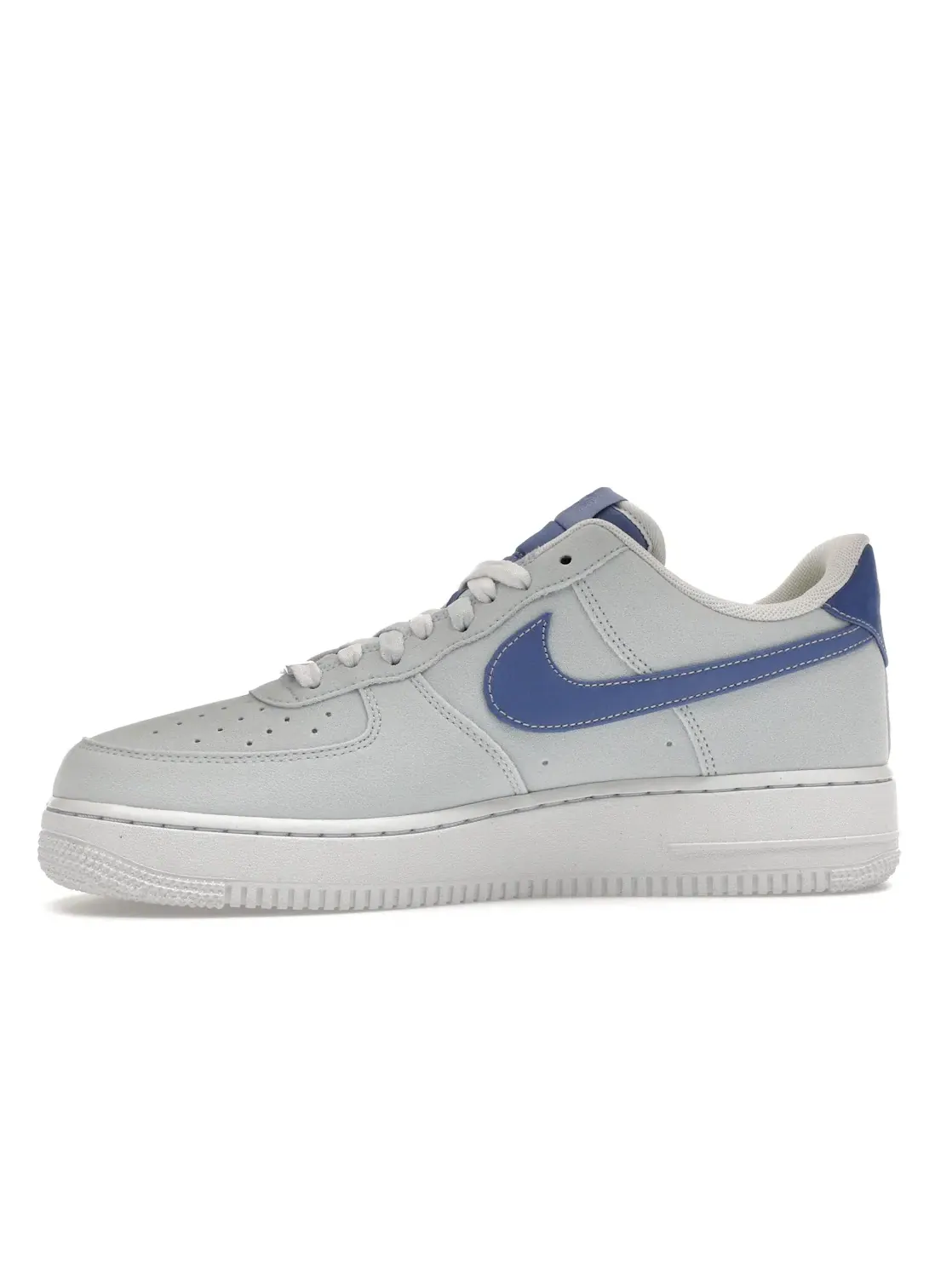 Женские кроссовки Lifestyle Nike Air Force 1 Low '07 — изображение 3 из 4, синий/белый/фиолетовый