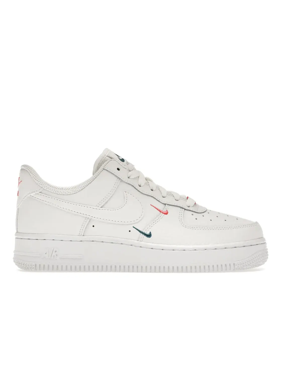 Женские кроссовки с длинным шнурком Nike Air Force 1 Low '07 Essential — изображение 1 из 4, белый/белый/красный