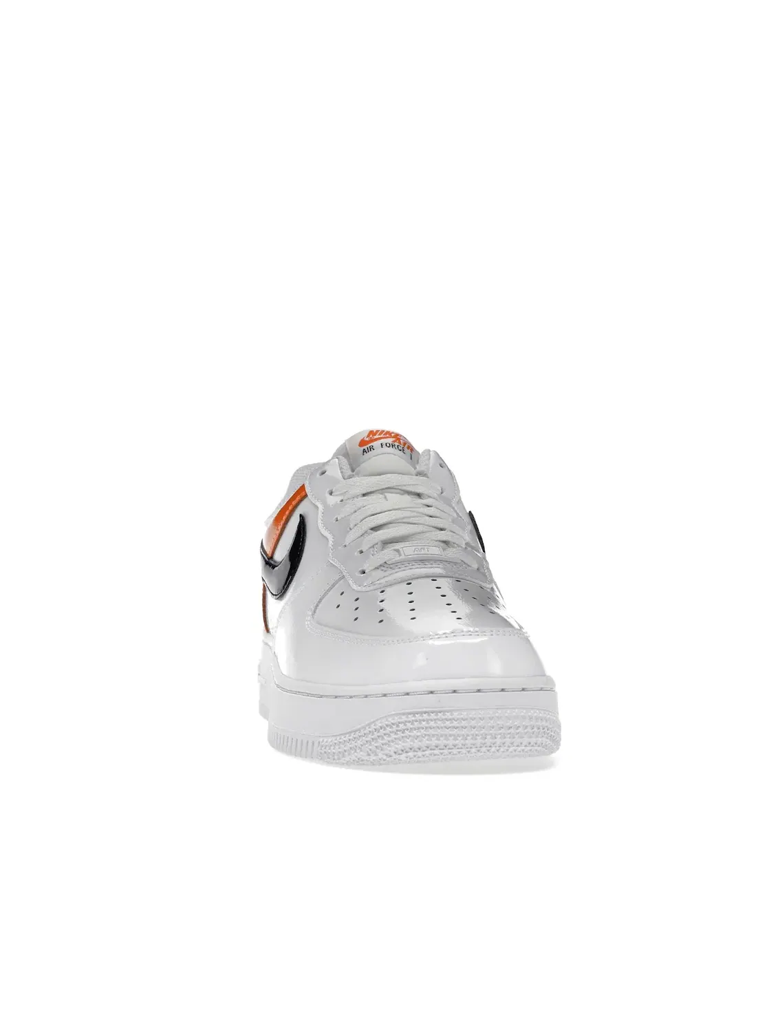 Женские кроссовки Lifestyle Nike Air Force 1 Low '07 Essential — изображение 2 из 4, белый/оранжевый/черный