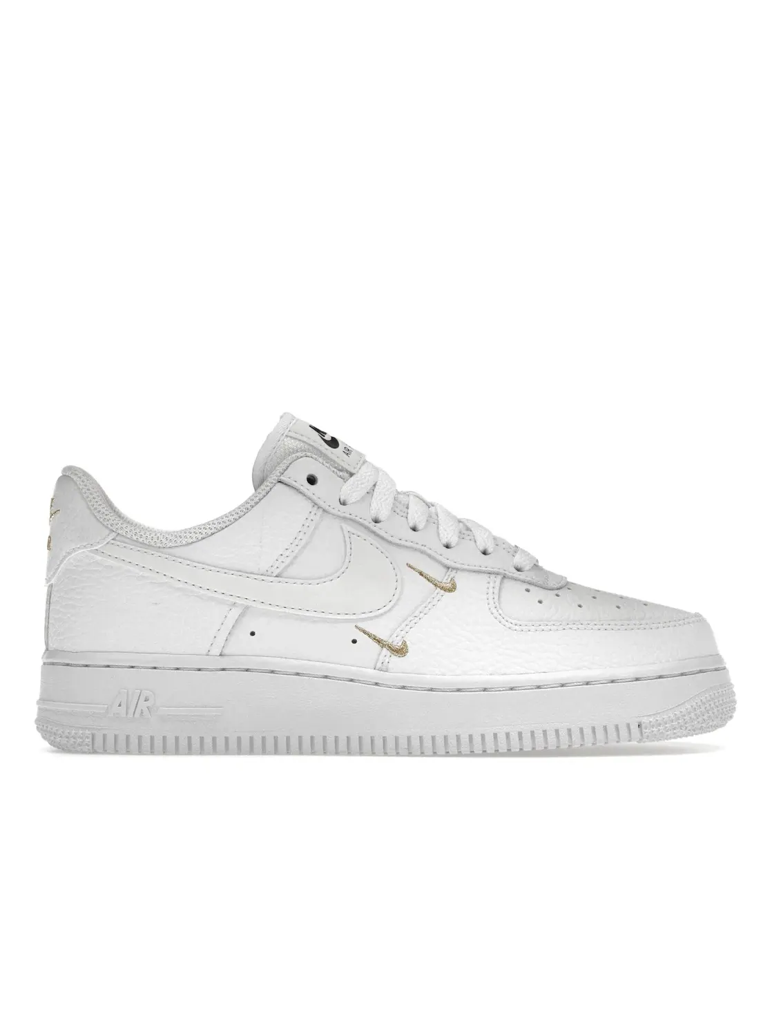 Женские кроссовки с низким силуэтом Nike Air Force 1 Low 07 Essential — изображение 1 из 4