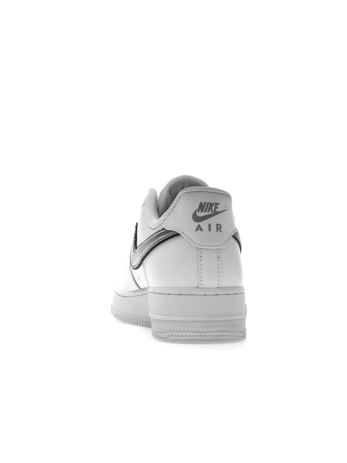 Женские кроссовки для повседневной носки Nike Air Force 1 Low '07 Essential Nike — изображение 4 из 4