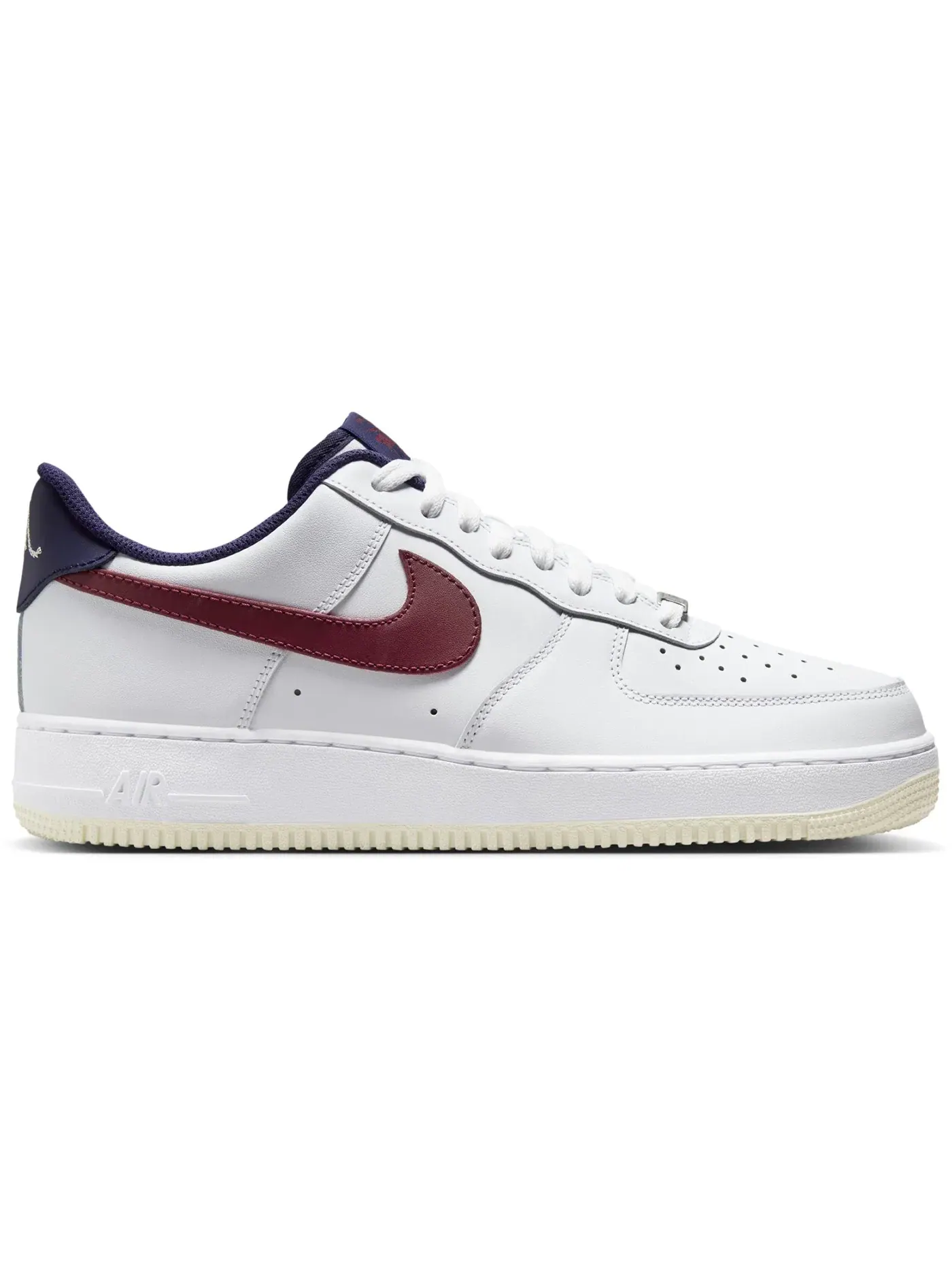 Мужские кроссовки Lifestyle Nike Air Force 1 Low '07 — изображение 1 из 4, белый/белый//красный